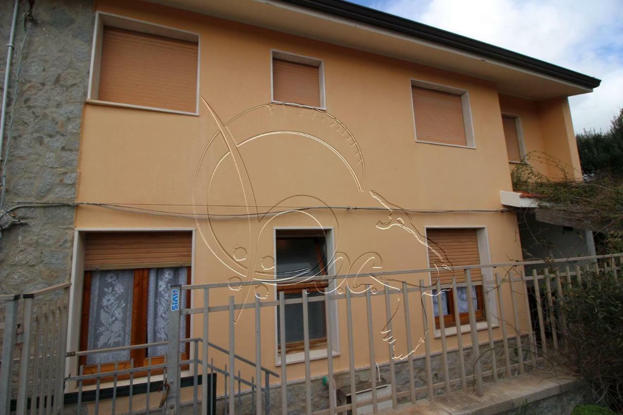 Ampio Appartamento Marina Di Арбус Экстерьер фото
